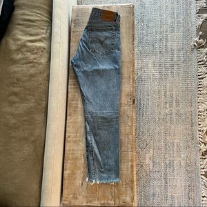 Levi’s Wedgie Fit Frayed Cut